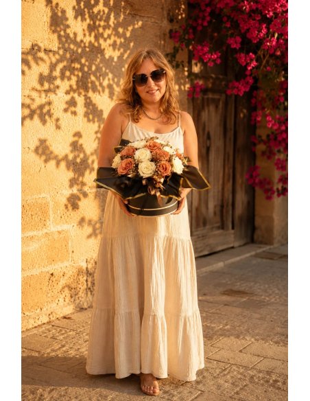 Flowerbox Portals | Schwarz-goldene Rosenbox auf Mallorca | Caterina