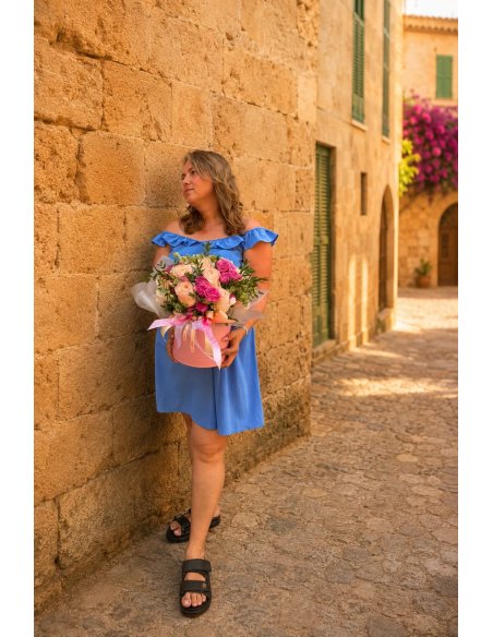 Roses Flower Box | Flowers in a Box Delivered in Mallorca