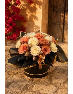 Portals Flower Box | Black and Gold Rose Box in Mallorca | Caterina 2